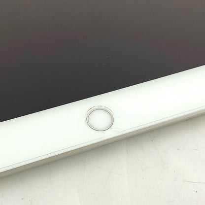 【全額返金保証】【最速発送】Apple iPad iPad 第6世代 32GB シルバー Wi-Fi 動作確認済