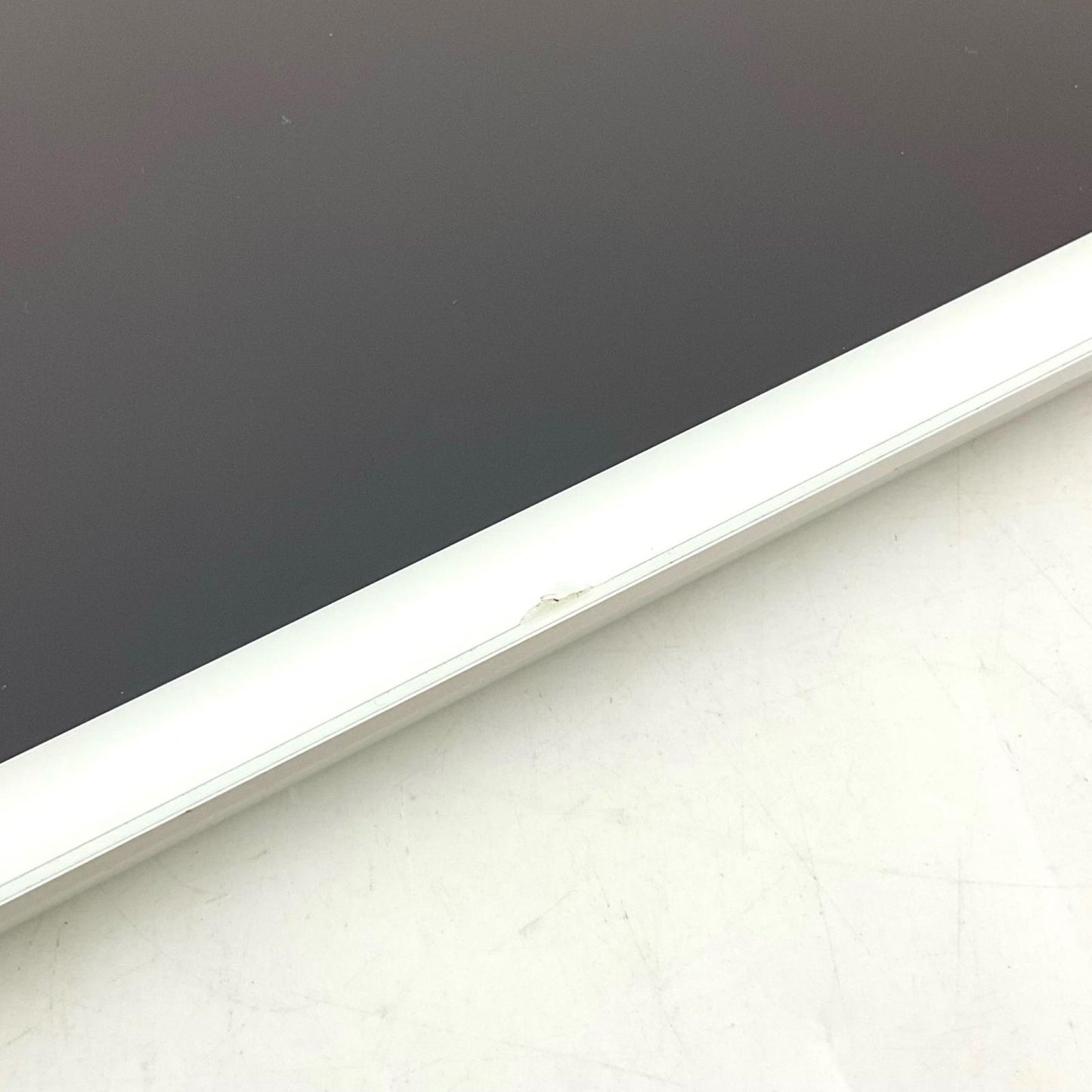 【全額返金保証】【最速発送】Apple iPad iPad 第6世代 32GB シルバー Wi-Fi 動作確認済