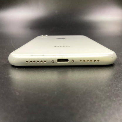 【全額返金保証】【最速発送】Apple iPhone iPhone XR 128GB ホワイト docomo 白ロム 動作確認済 86%