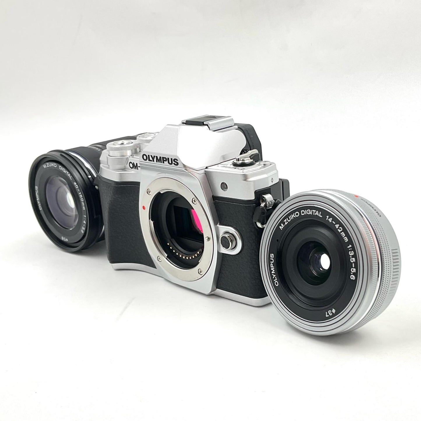 【全額返金保証】【最速発送】OLYMPUS デジタル一眼 OM-D E-M10 Mark III EZダブルズームキット シルバー 美品 動作確認済
