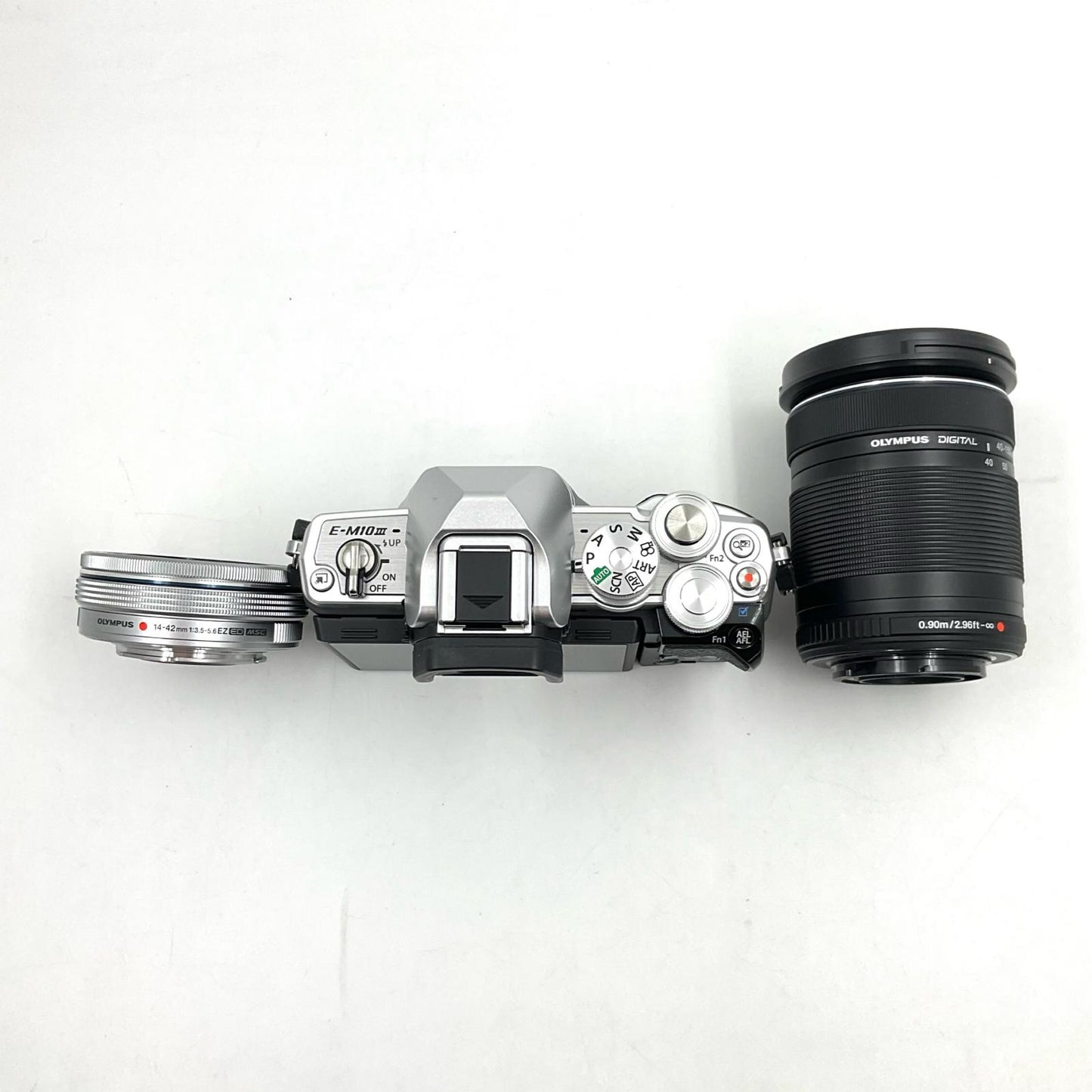【全額返金保証】【最速発送】OLYMPUS デジタル一眼 OM-D E-M10 Mark III EZダブルズームキット シルバー 美品 動作確認済