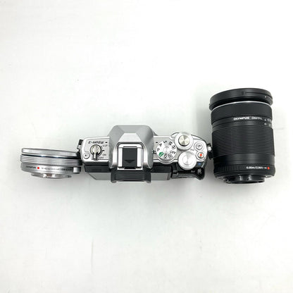 【全額返金保証】【最速発送】OLYMPUS デジタル一眼 OM-D E-M10 Mark III EZダブルズームキット シルバー 美品 動作確認済