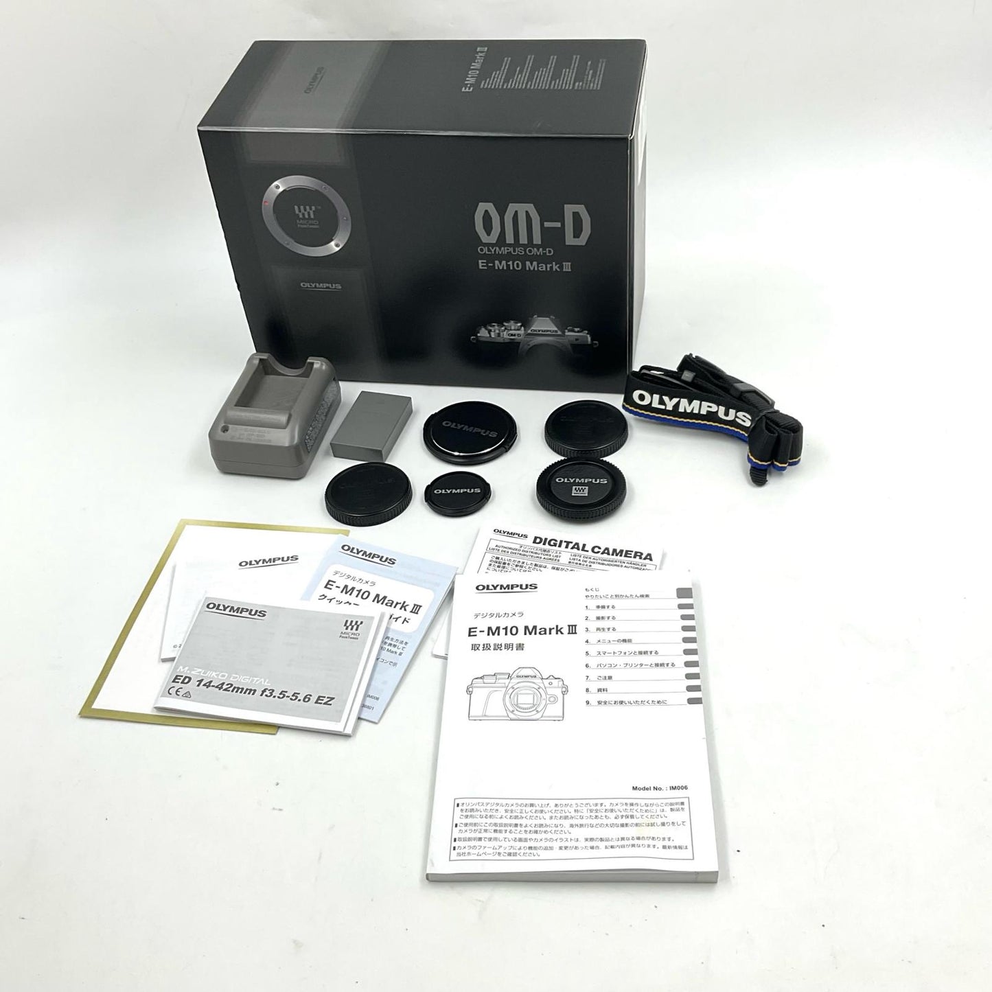 【全額返金保証】【最速発送】OLYMPUS デジタル一眼 OM-D E-M10 Mark III EZダブルズームキット シルバー 美品 動作確認済