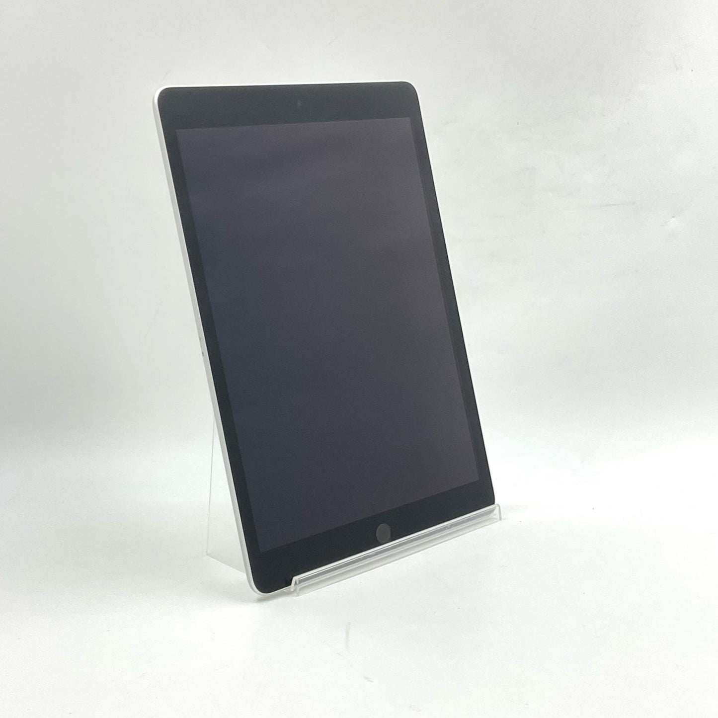 【全額返金保証】【最速発送】Apple iPad iPad 10.2インチ 第9世代 64GB シルバー Wi-Fi 美品 動作確認済
