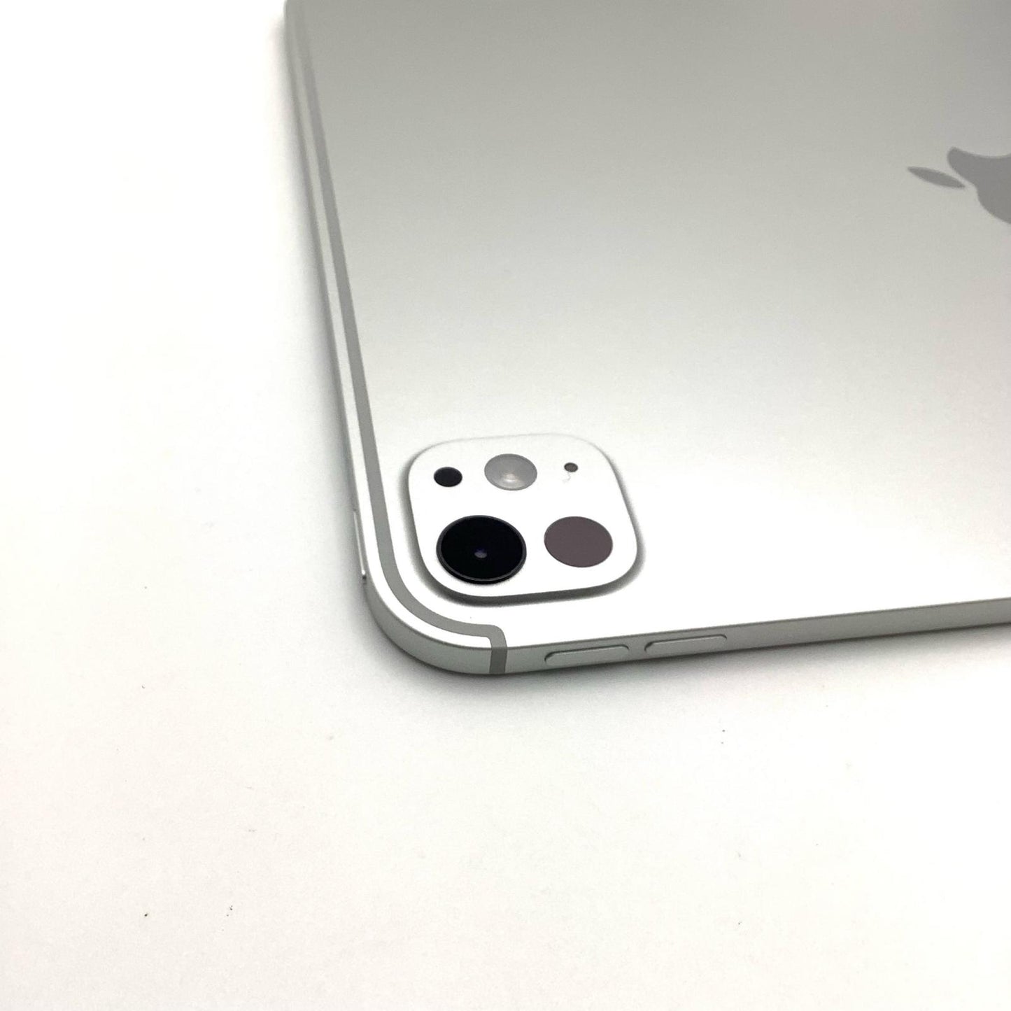 【全額返金保証】【最速発送】Apple iPad Pro 11インチ 256GB シルバー Wi-Fi 美品 動作確認済