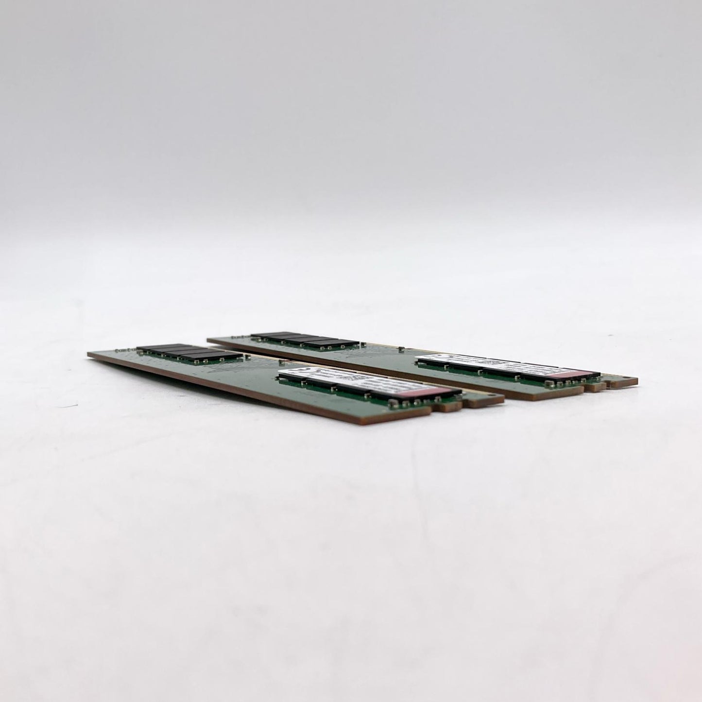 【全額返金保証】【最速発送】Kingston メモリ 8GBx2 CBD24D4U7S8MA-8 美品 動作確認済