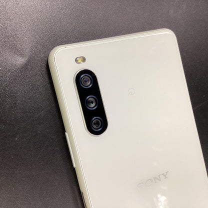 【全額返金保証】【最速発送】Sony Xperia 10 III 128GB ホワイト docomo SO-52B 白ロム 動作確認済