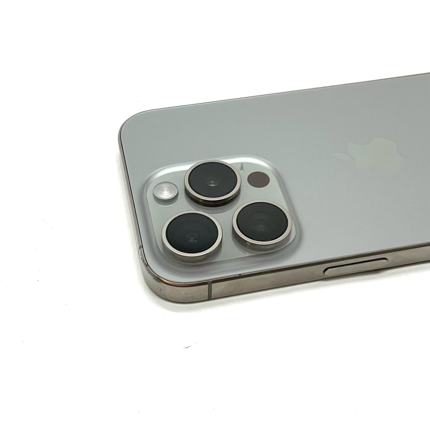 【全額返金保証】【最速発送】Apple iPhone iPhone 15 Pro 128GB ナチュラルチタニウム SIMフリー 白ロム 動作確認済 84%
