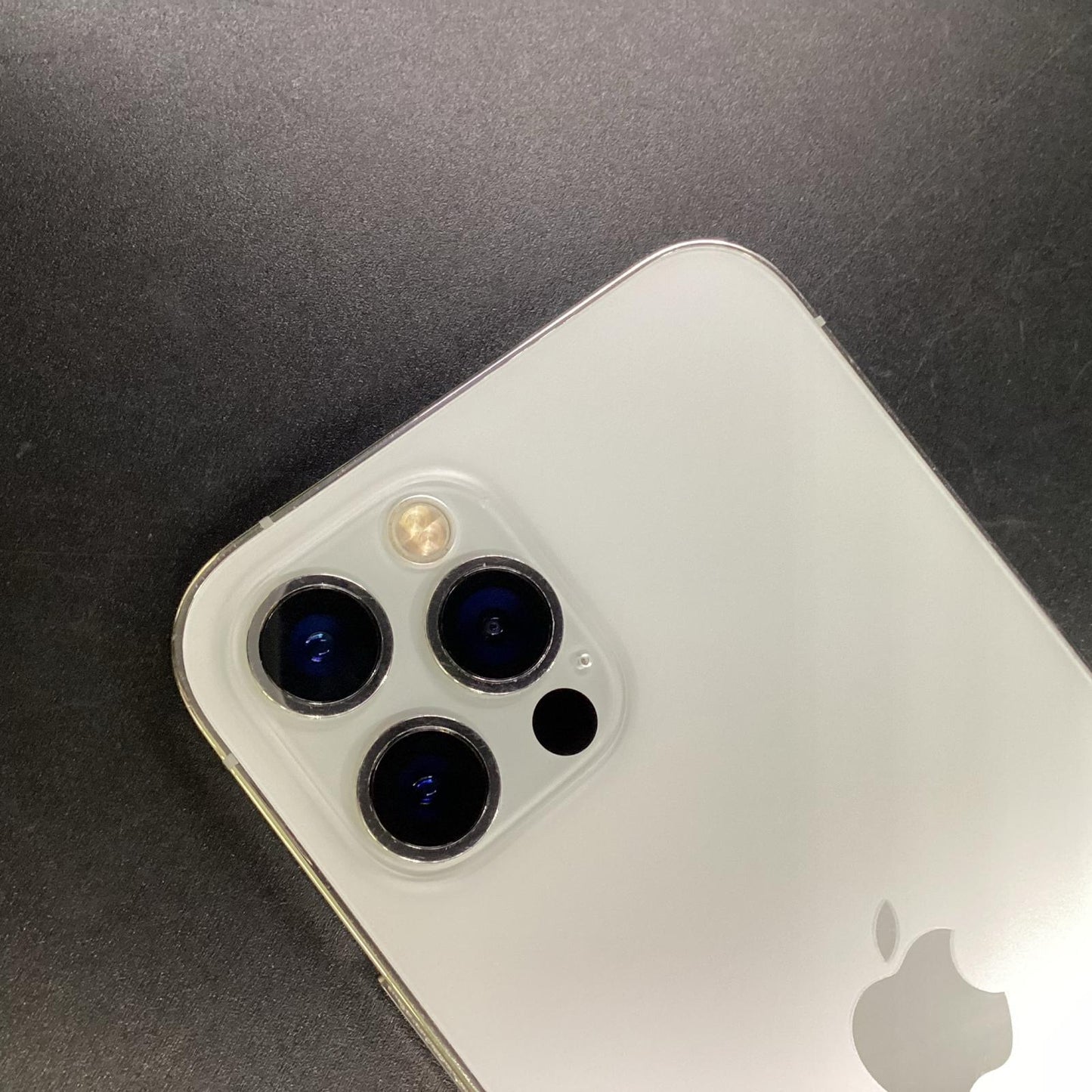 【全額返金保証】【最速発送】Apple iPhone iPhone 12 Pro 256GB シルバー Softbank SIMフリー 白ロム 動作確認済 96%