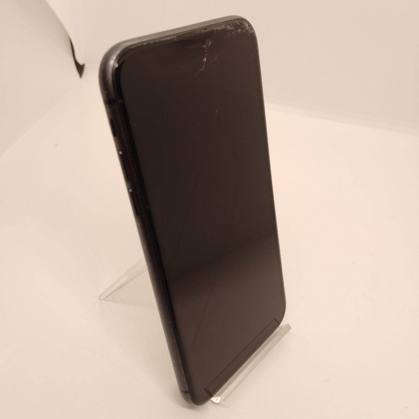 【最速発送】Apple iPhone iPhone 11 64GB ブラック Softbank 白ロム【難有】 75%