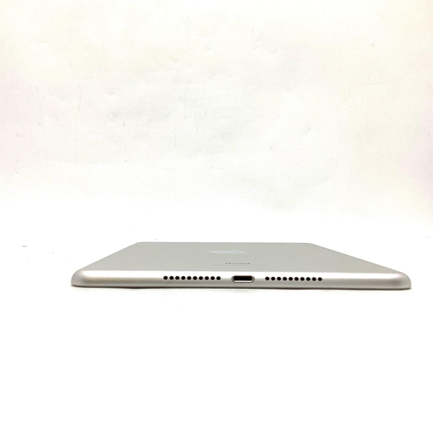 【全額返金保証】【最速発送】Apple iPad mini 7.9インチ 第5世代 64GB シルバー Wi-Fi 動作確認済