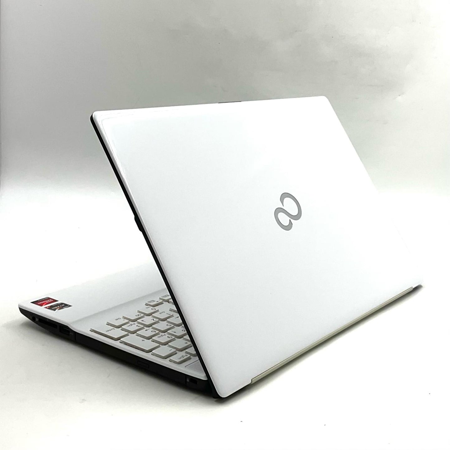 【全額返金保証】【最速発送】FUJITSU LIFEBOOK FMVA50F3W AMD Ryzen 7 5700U with Radeon Graphics 8GB M.2 SSD 256GB 90.4% 美品 動作確認済