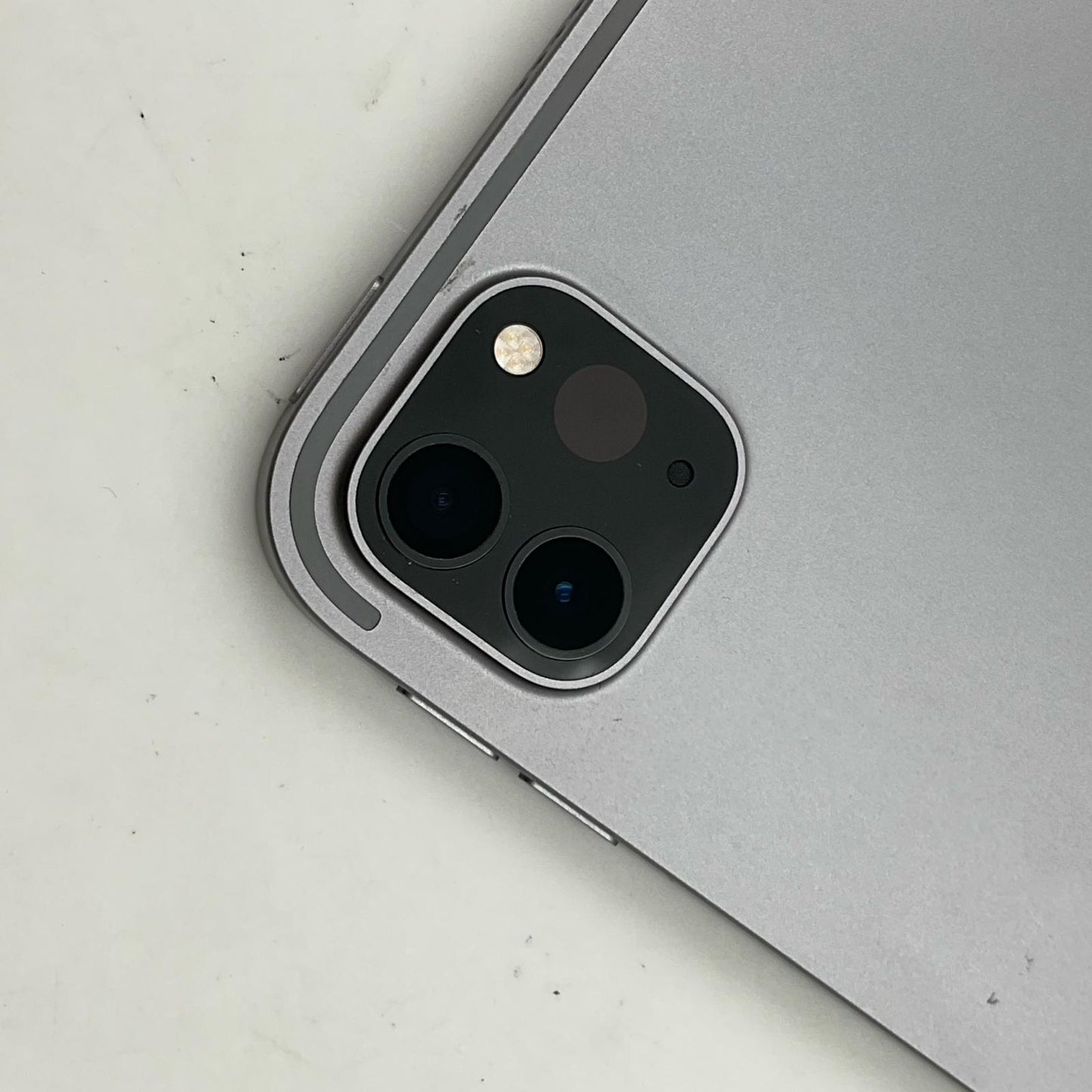 【全額返金保証】【最速発送】Apple iPad Pro 12.9インチ 第6世代 128GB スペースグレイ Wi-Fi 動作確認済