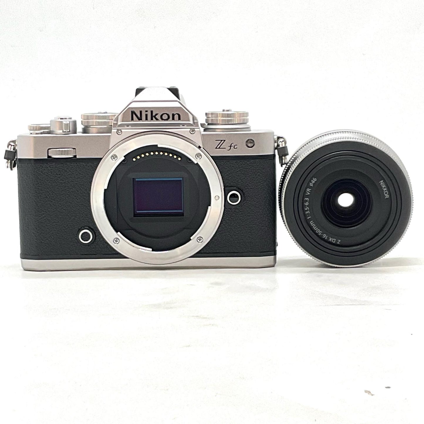 【全額返金保証】【最速発送】Nikon デジタル一眼 Z fc 16-50 VR レンズキット [シルバー] シルバー 美品 動作確認済