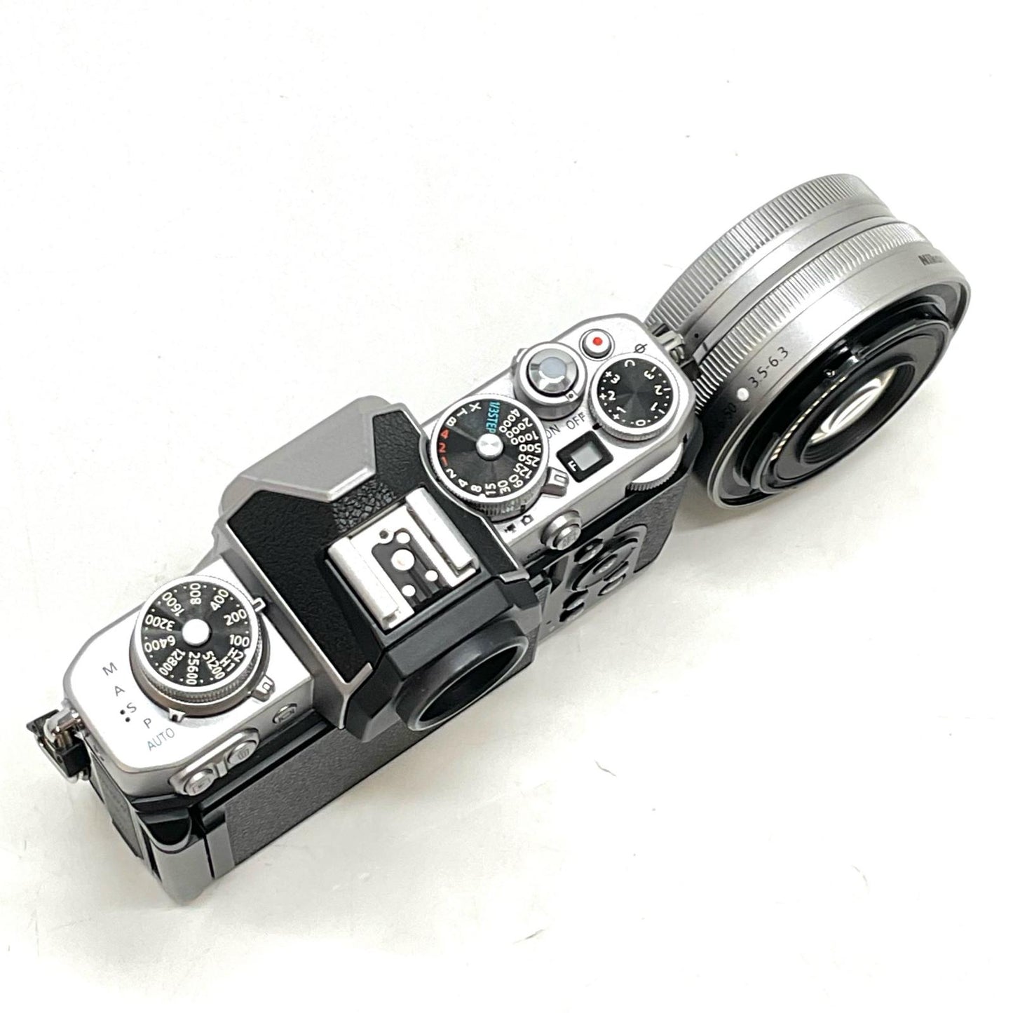 【全額返金保証】【最速発送】Nikon デジタル一眼 Z fc 16-50 VR レンズキット [シルバー] シルバー 美品 動作確認済