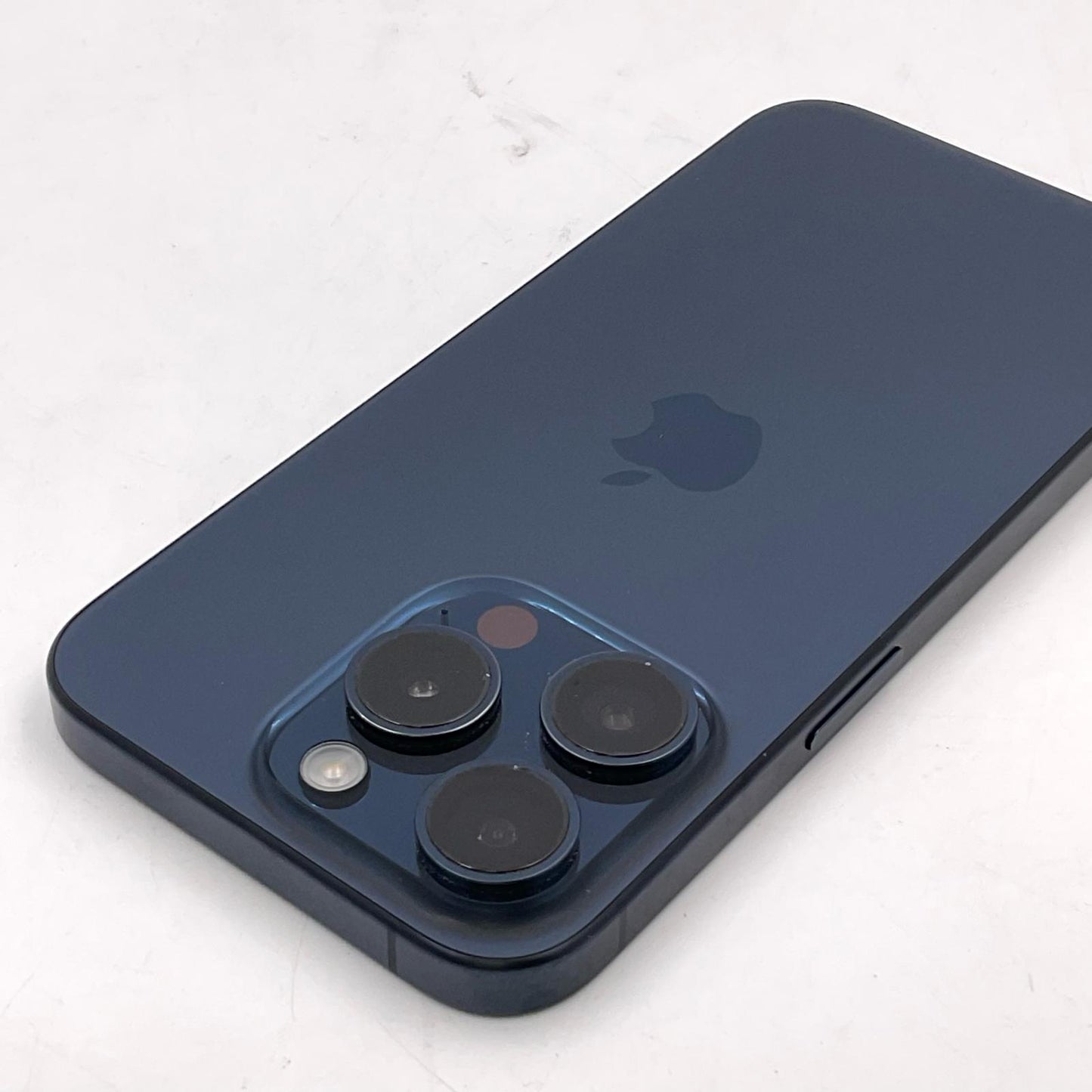【全額返金保証】【最速発送】Apple iPhone iPhone 15 Pro 128GB ブルーチタニウム Softbank 白ロム 動作確認済 79%