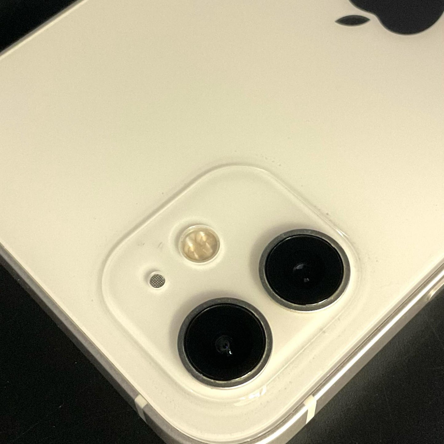 【全額返金保証】【最速発送】Apple iPhone iPhone 12 64GB ホワイト docomo 白ロム 動作確認済 76%