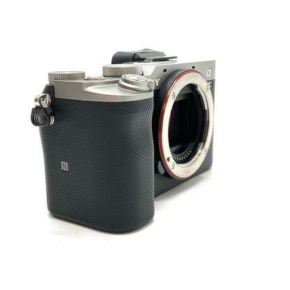【全額返金保証】【最速発送】Sony デジタル一眼 α7C ILCE-7CL ズームレンズキット [シルバー] 美品 動作確認済