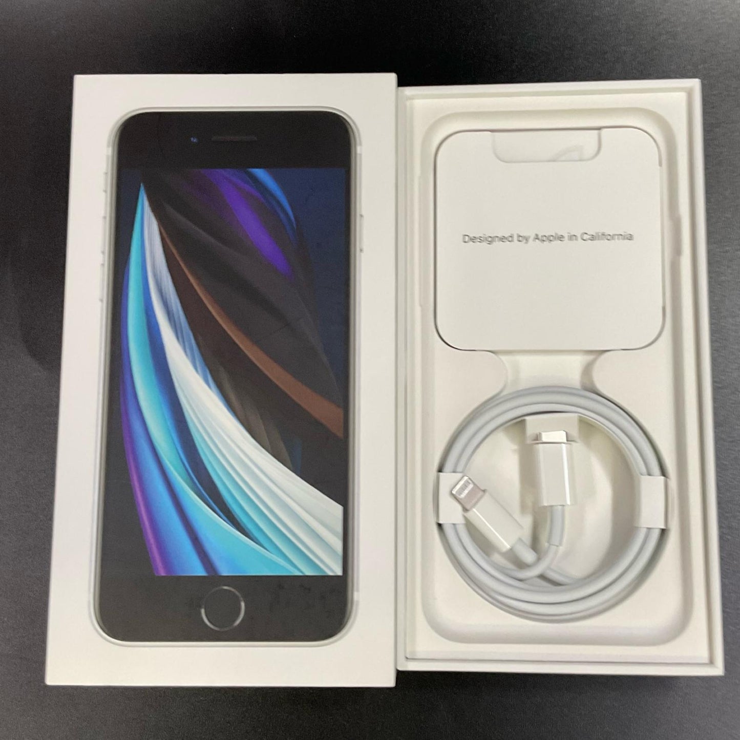 【全額返金保証】【最速発送】Apple iPhone iPhone SE（第2世代） 256GB ホワイト SIMフリー 白ロム 美品 動作確認済 82%
