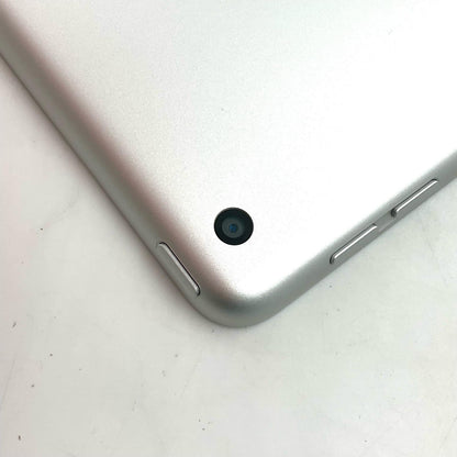 【全額返金保証】【最速発送】Apple iPad iPad 10.2インチ 第9世代 64GB シルバー Wi-Fi 美品 動作確認済