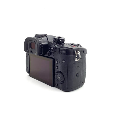 【全額返金保証】【最速発送】Panasonic デジタル一眼 LUMIX DC-GH5M2 ボディ ブラック 美品 動作確認済