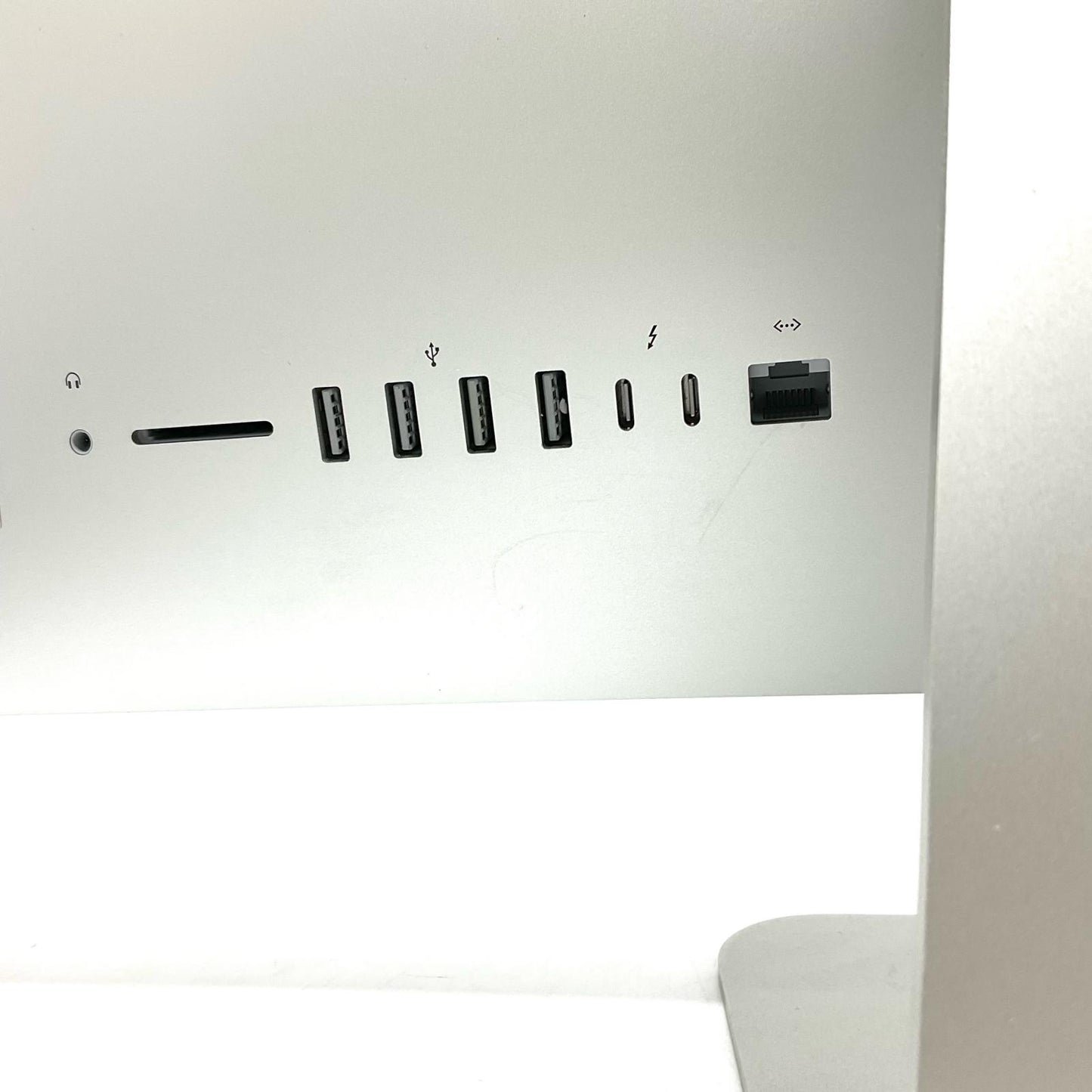 【全額返金保証】【最速発送】Apple iMac 21.5インチ 3.6GHz クアッドコア Intel Core i3 8GB HDD 1TB シルバー 美品 動作確認済