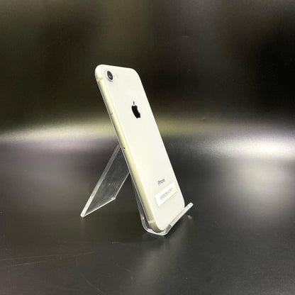 【全額返金保証】【最速発送】Apple iPhone iPhone 8 64GB シルバー docomo SIMフリー 白ロム 動作確認済 83%