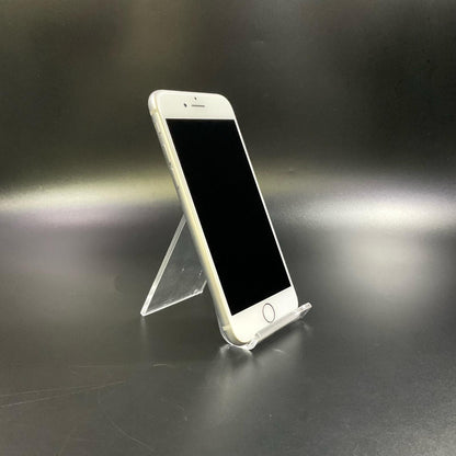 【全額返金保証】【最速発送】Apple iPhone iPhone 8 64GB シルバー docomo SIMフリー 白ロム 動作確認済 83%