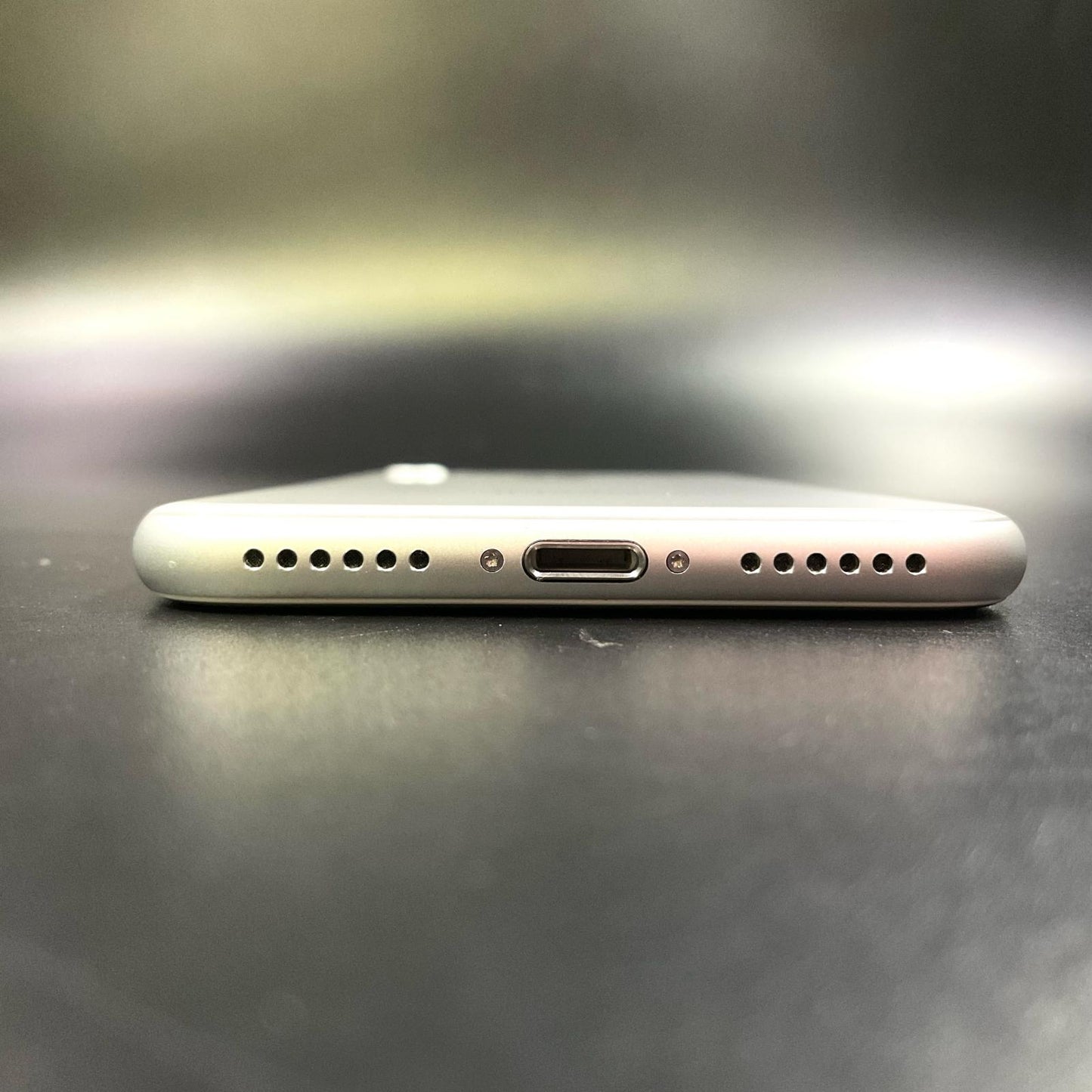 【全額返金保証】【最速発送】Apple iPhone iPhone 8 64GB シルバー Softbank SIMフリー 白ロム 美品 動作確認済 85%
