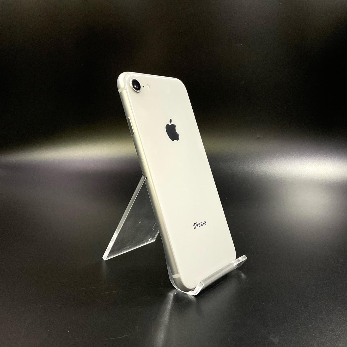 【全額返金保証】【最速発送】Apple iPhone iPhone 8 64GB シルバー docomo SIMフリー 白ロム 動作確認済 83%