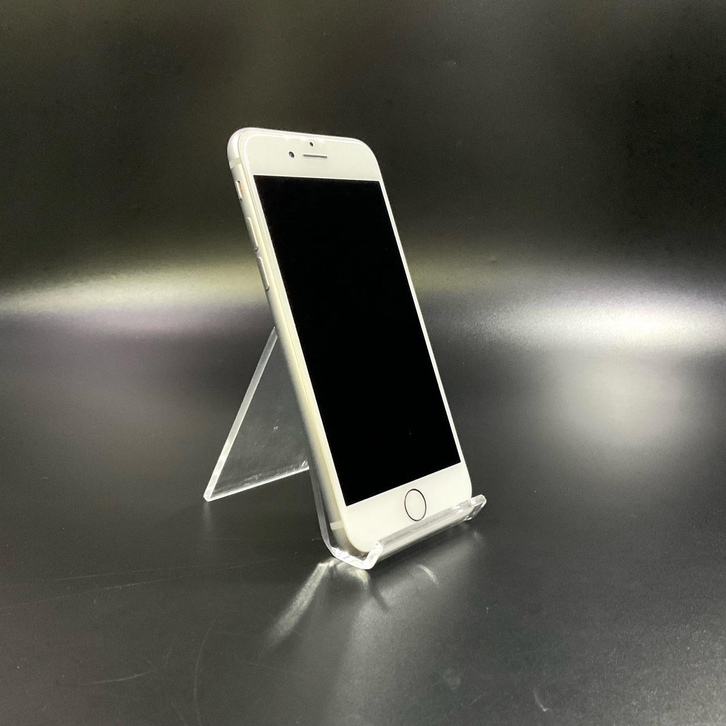 【全額返金保証】【最速発送】Apple iPhone iPhone 8 64GB シルバー docomo SIMフリー 白ロム 動作確認済 83%