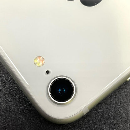 【全額返金保証】【最速発送】Apple iPhone iPhone 8 64GB シルバー docomo SIMフリー 白ロム 動作確認済 83%