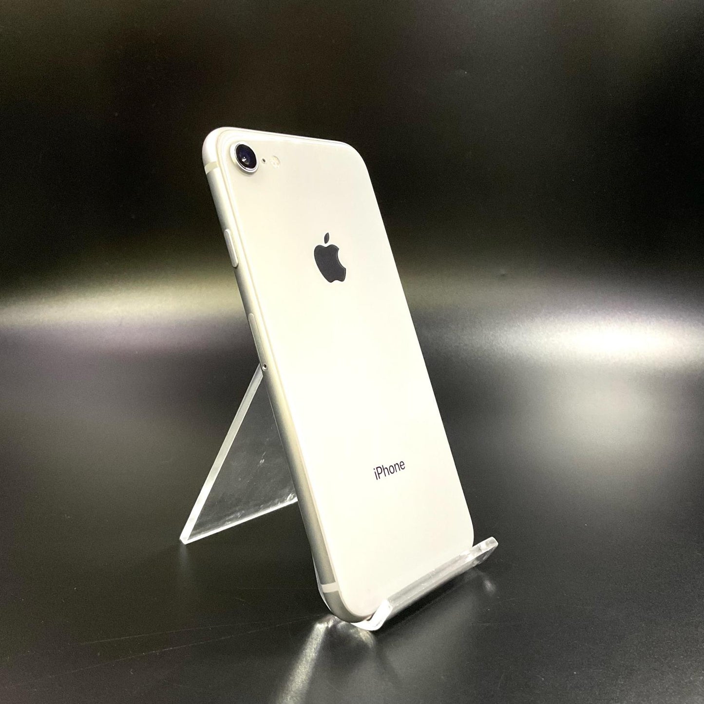 【全額返金保証】【最速発送】Apple iPhone iPhone 8 64GB シルバー docomo SIMフリー 白ロム 美品 動作確認済 82%