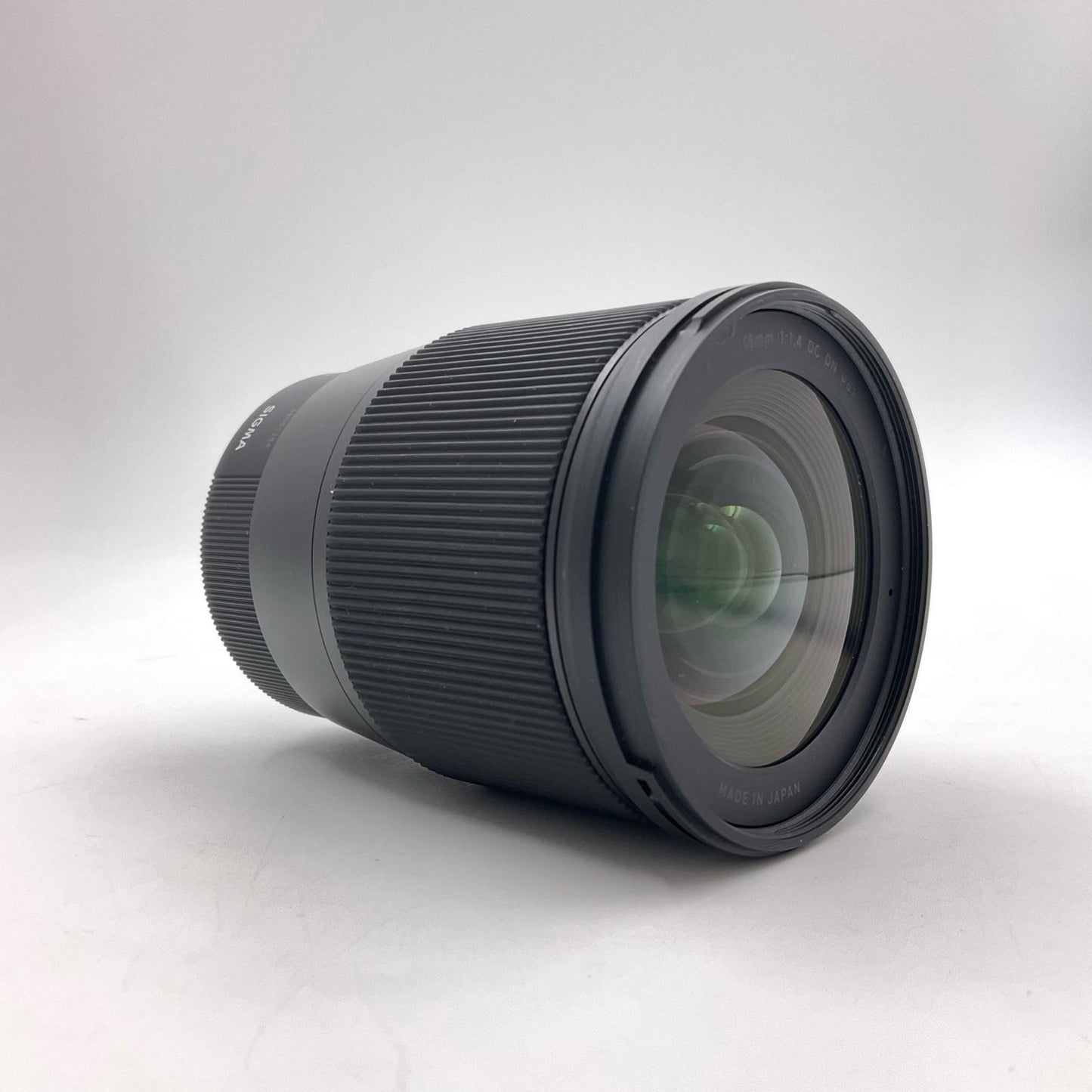 【全額返金保証】【最速発送】SIGMA 16mm F1.4 DC DN | Contemporary / キヤノンEF-Mマウント用 美品 動作確認済