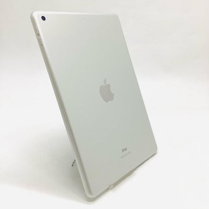 【全額返金保証】【最速発送】Apple iPad iPad 10.2インチ 第8世代 32GB シルバー Wi-Fi 美品 動作確認済