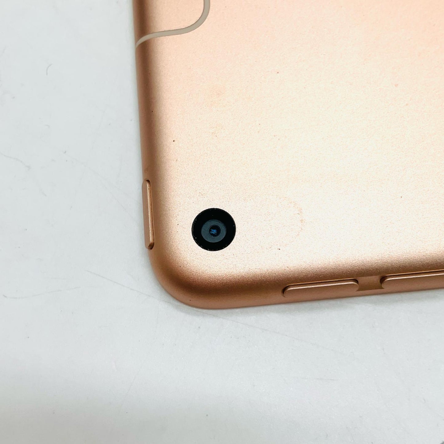 【最速発送】Apple iPad Air 10.5インチ 第3世代 64GB ゴールド WiFi+Cellular Softbank 白ロム【難有】