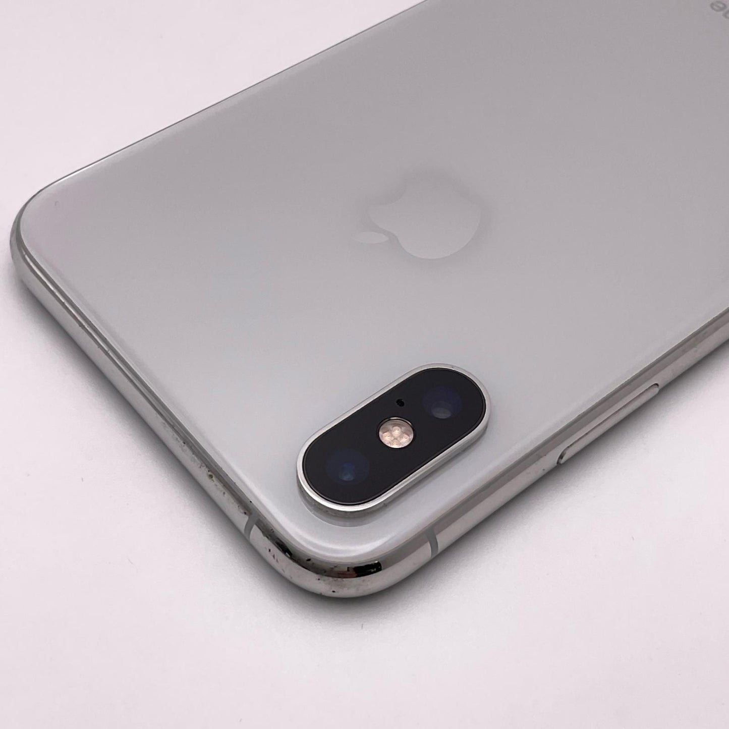 【最速発送】Apple iPhone iPhone XS 256GB シルバー au 白ロム【難有】 76%