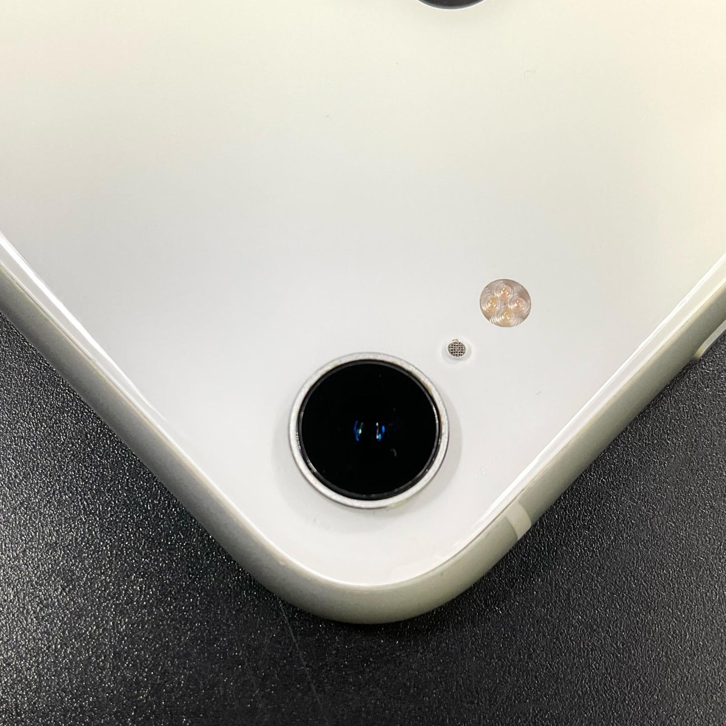 【全額返金保証】【最速発送】Apple iPhone iPhone XR 128GB ホワイト au 白ロム 動作確認済 80%