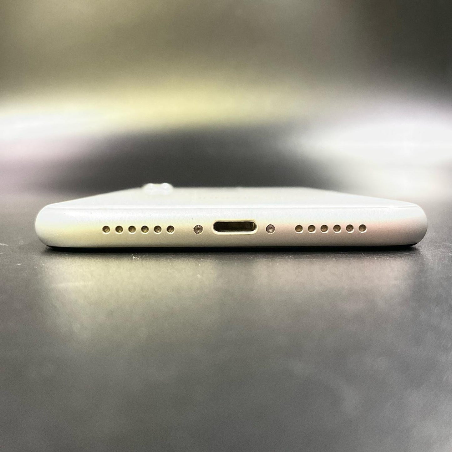 【全額返金保証】【最速発送】Apple iPhone iPhone XR 128GB ホワイト au 白ロム 動作確認済 80%