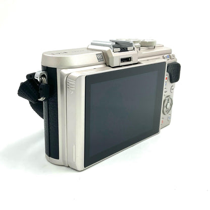 【全額返金保証】【最速発送】OLYMPUS デジタル一眼 PEN E-PL8 ボディ ブラック 美品 動作確認済