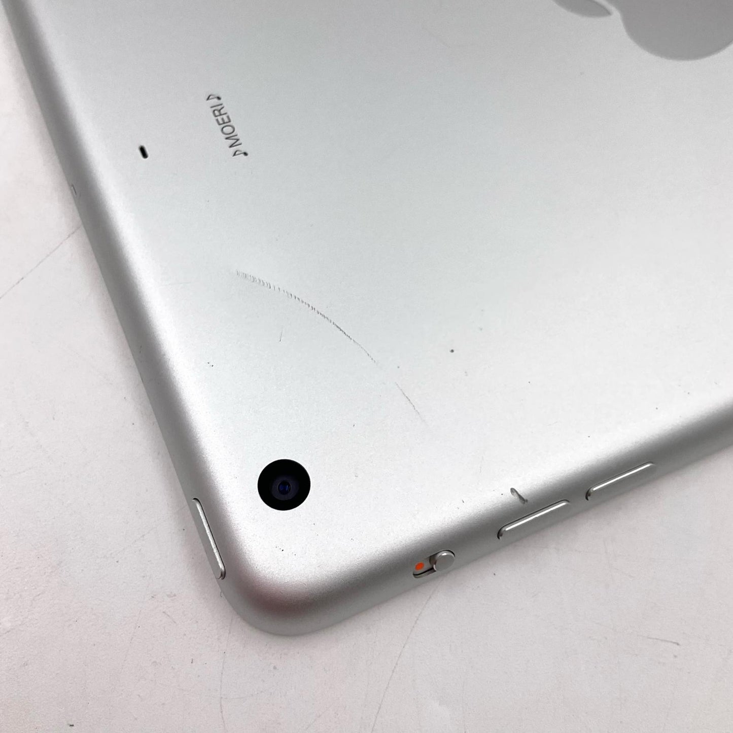 【最速発送】Apple iPad mini 7.9インチ 第3世代 64GB シルバー Wi-Fi【難有】