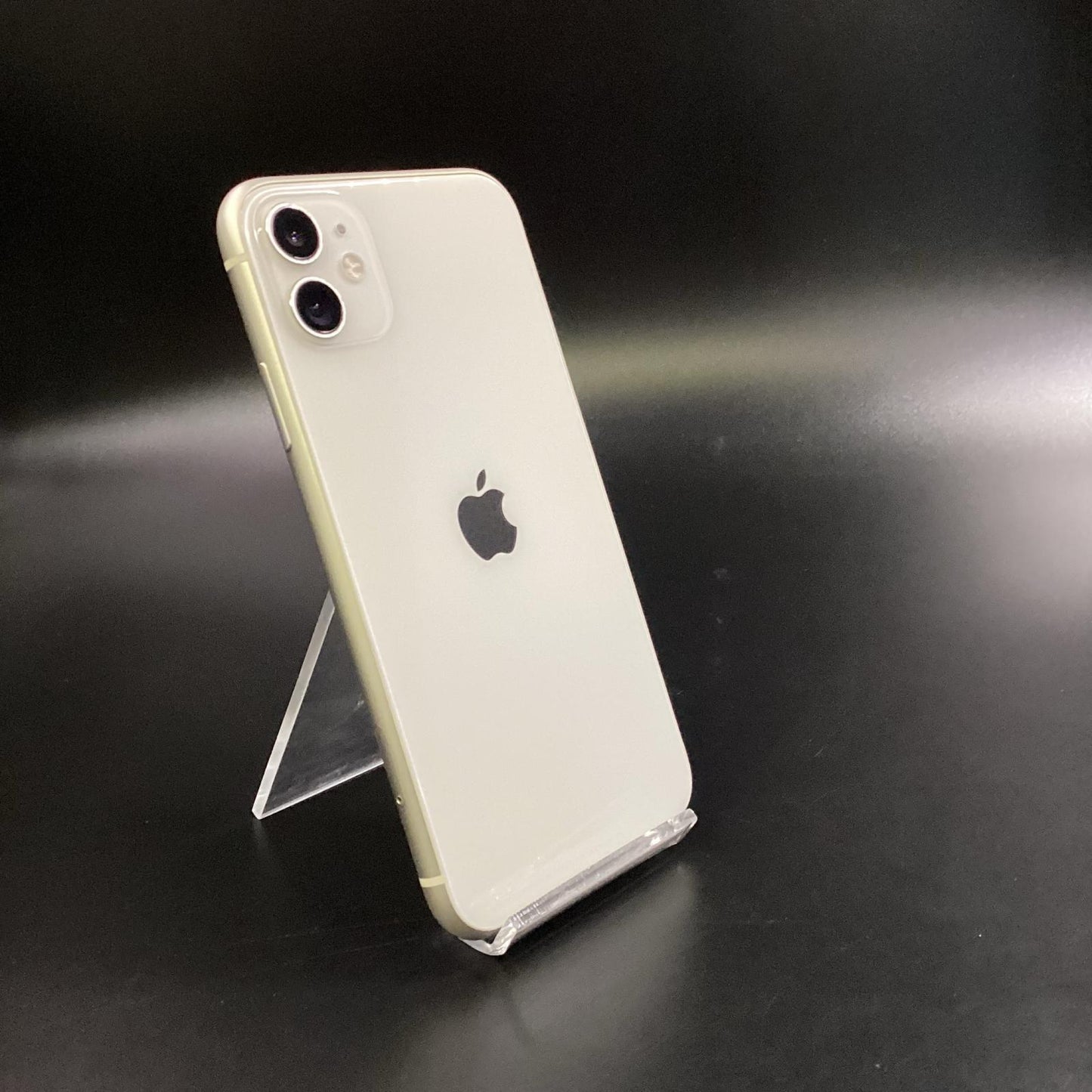 【全額返金保証】【最速発送】Apple iPhone iPhone 11 64GB ホワイト docomo 白ロム 動作確認済 74%