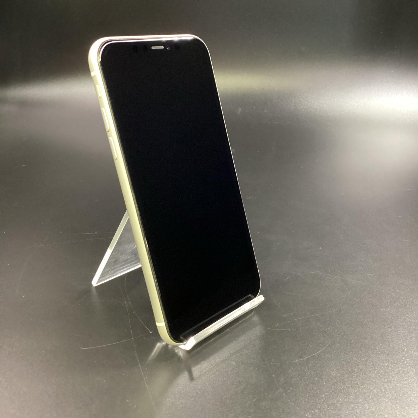 【全額返金保証】【最速発送】Apple iPhone iPhone 11 64GB ホワイト docomo 白ロム 動作確認済 74%