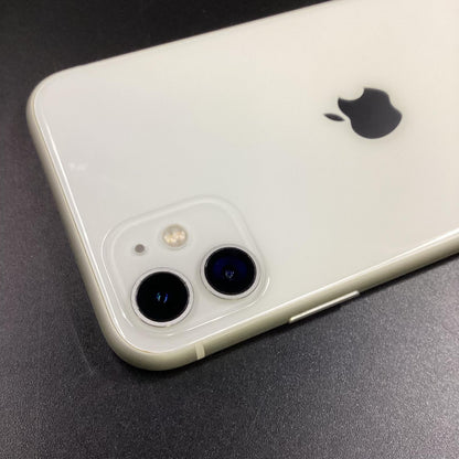 【全額返金保証】【最速発送】Apple iPhone iPhone 11 64GB ホワイト docomo 白ロム 動作確認済 74%