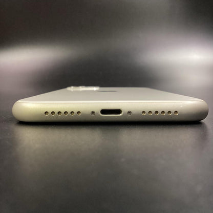 【全額返金保証】【最速発送】Apple iPhone iPhone 11 64GB ホワイト docomo 白ロム 動作確認済 74%