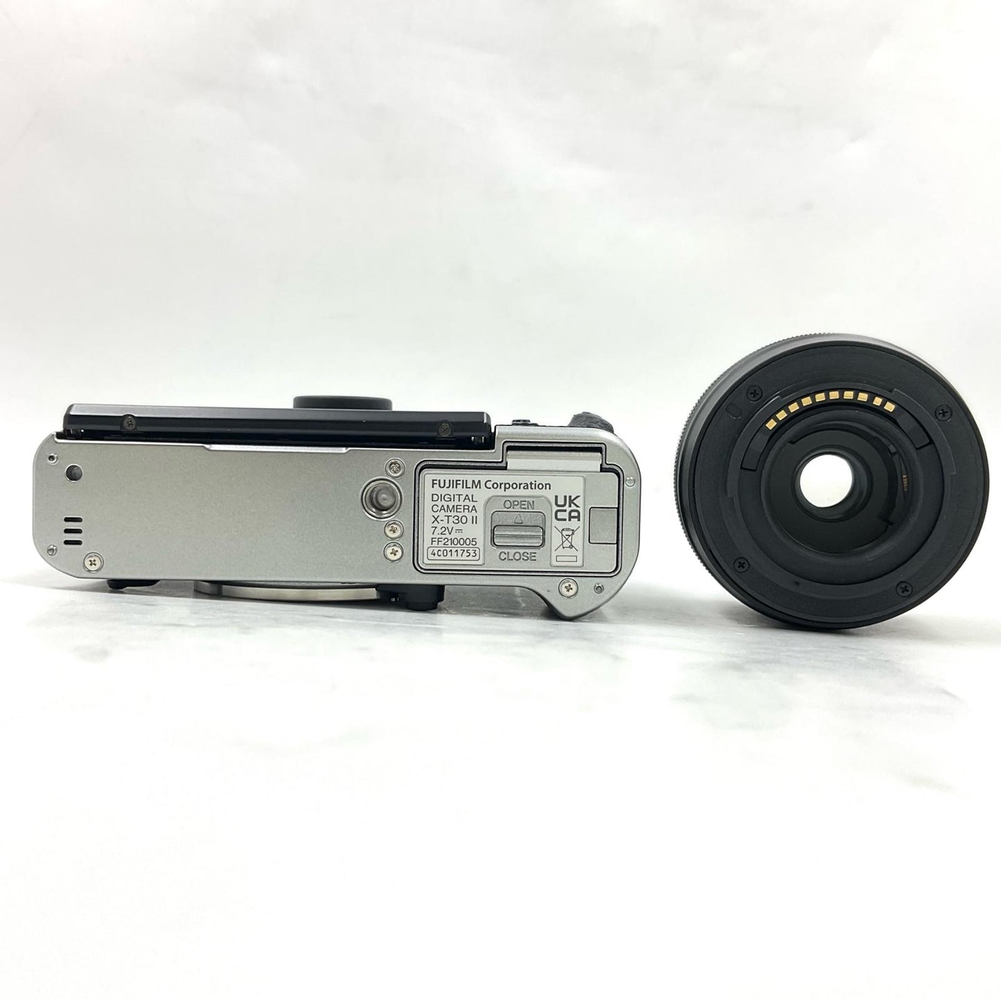 【全額返金保証】【最速発送】FUJIFILM デジタル一眼 X-T30 II 15-45mmレンズキット [シルバー] シルバー 美品 動作確認済