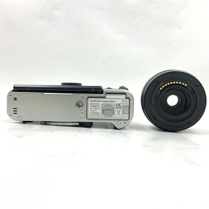 【全額返金保証】【最速発送】FUJIFILM デジタル一眼 X-T30 II 15-45mmレンズキット [シルバー] シルバー 美品 動作確認済