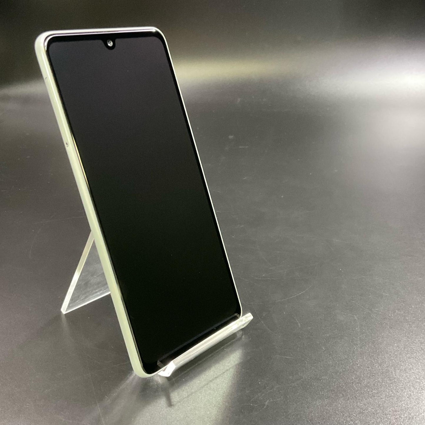 【全額返金保証】【最速発送】SAMSUNG Galaxy A41 ホワイト au SCV48 白ロム 美品 動作確認済