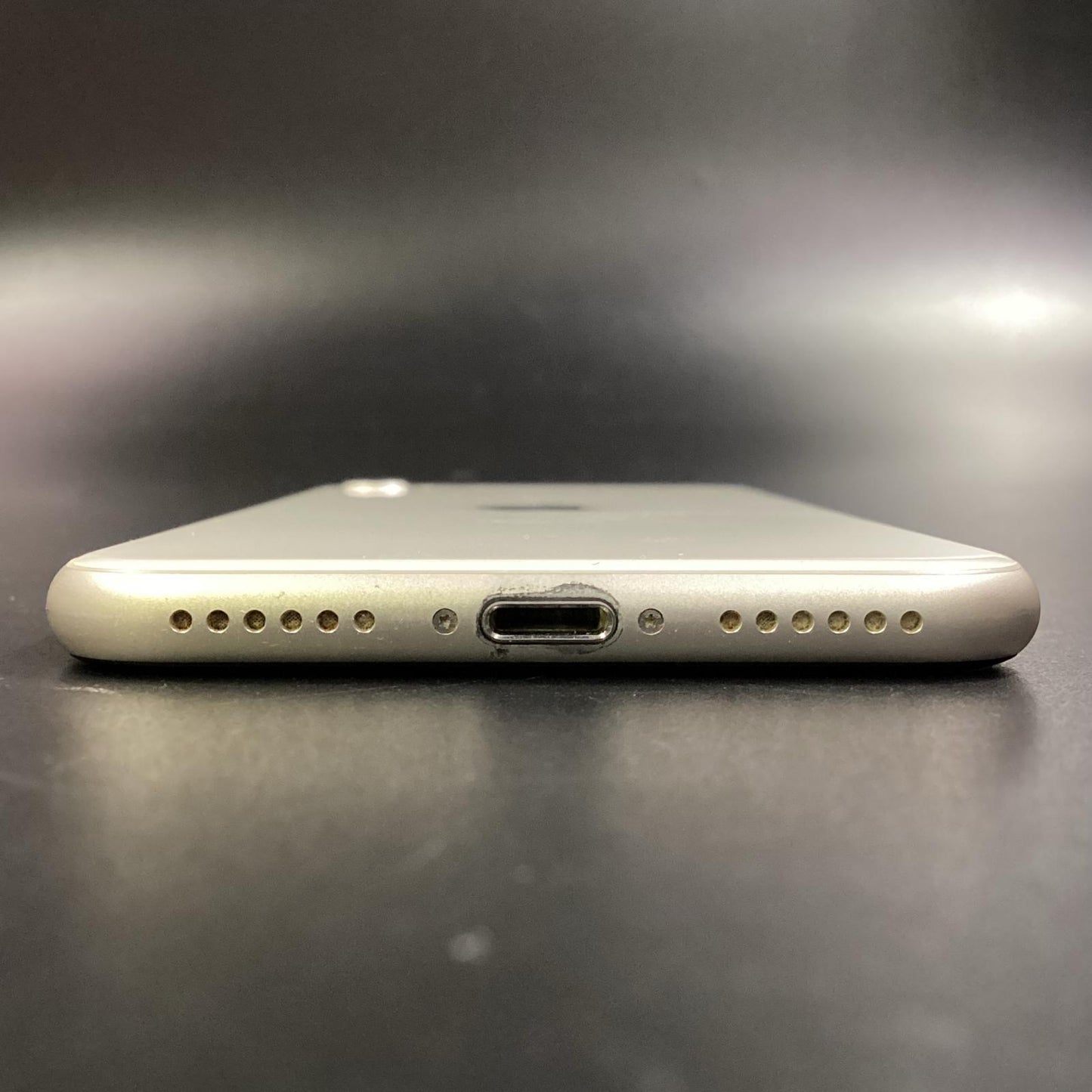 【全額返金保証】【最速発送】Apple iPhone iPhone SE（第3世代） 128GB スターライト docomo 白ロム 動作確認済 79%