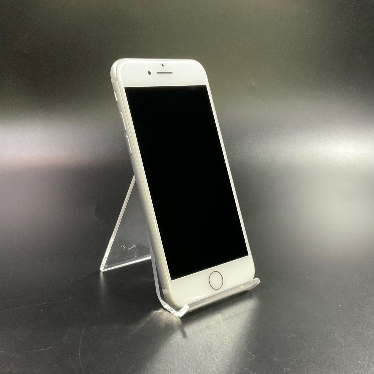 【全額返金保証】【最速発送】Apple iPhone iPhone 7 32GB シルバー docomo SIMフリー 白ロム 美品 動作確認済 84%